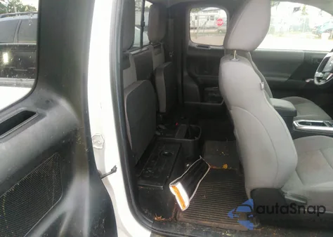 2022 Toyota Tacoma Sr5 V6 z USA, uszkodzony, nr VIN 3TYSZ5AN7NT076636